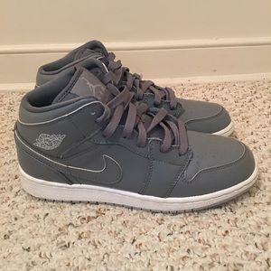 Air Jordan 1 Mid Grey & White